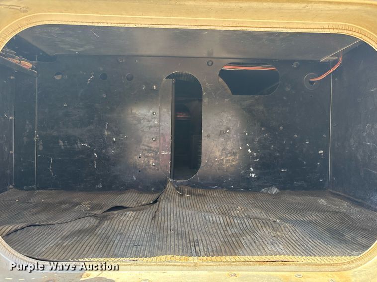 image for item EX9250 2005 Kenworth W900 semi truck