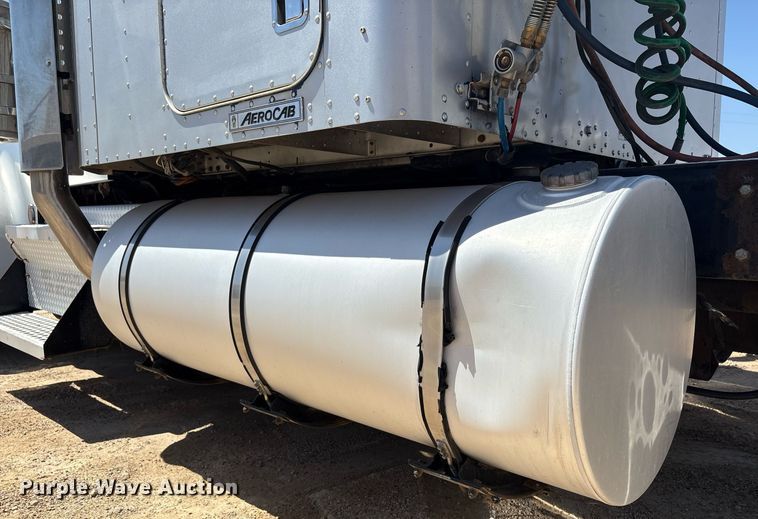 image for item EX9250 2005 Kenworth W900 semi truck