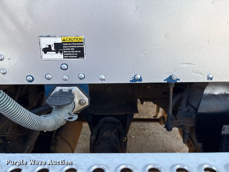 image for item EX9250 2005 Kenworth W900 semi truck