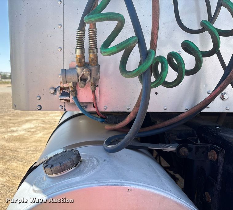 image for item EX9250 2005 Kenworth W900 semi truck