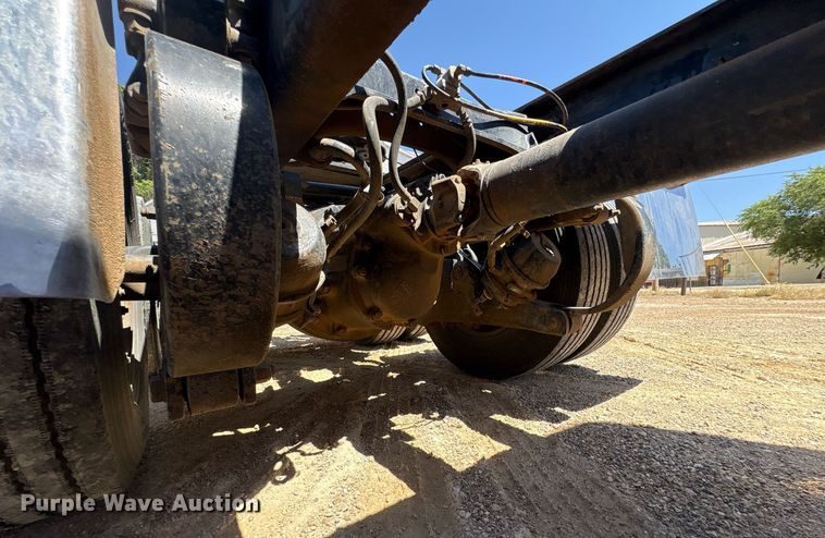 image for item EX9250 2005 Kenworth W900 semi truck