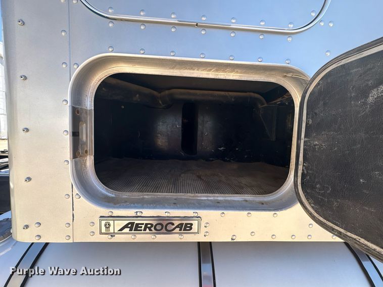 image for item EX9250 2005 Kenworth W900 semi truck