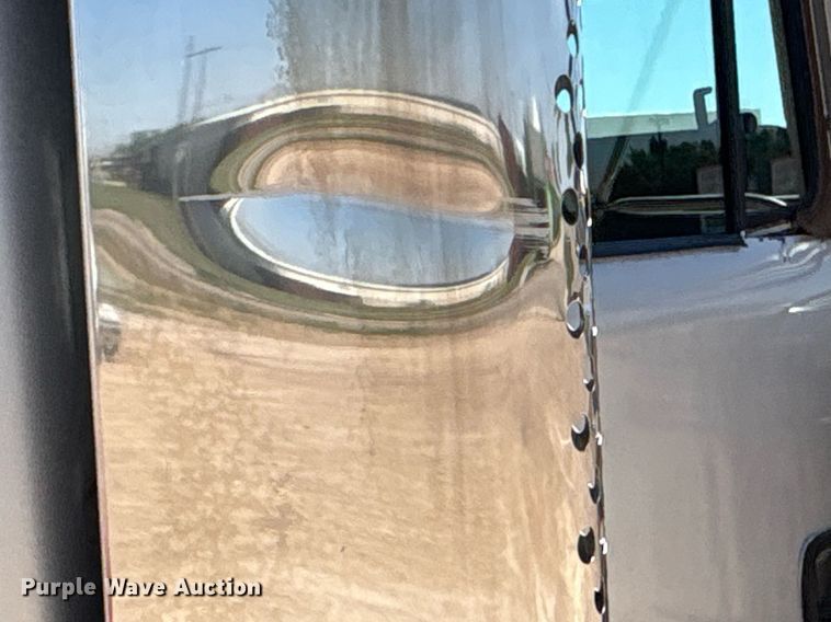 image for item EX9250 2005 Kenworth W900 semi truck