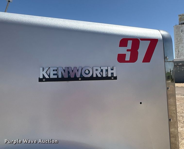 image for item EX9250 2005 Kenworth W900 semi truck