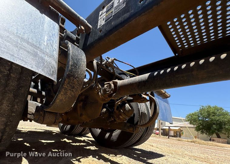 image for item EX9250 2005 Kenworth W900 semi truck