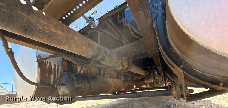 image for item EX9250 2005 Kenworth W900 semi truck