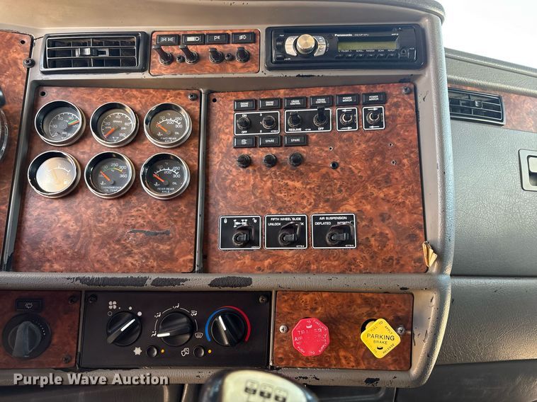 image for item EX9250 2005 Kenworth W900 semi truck