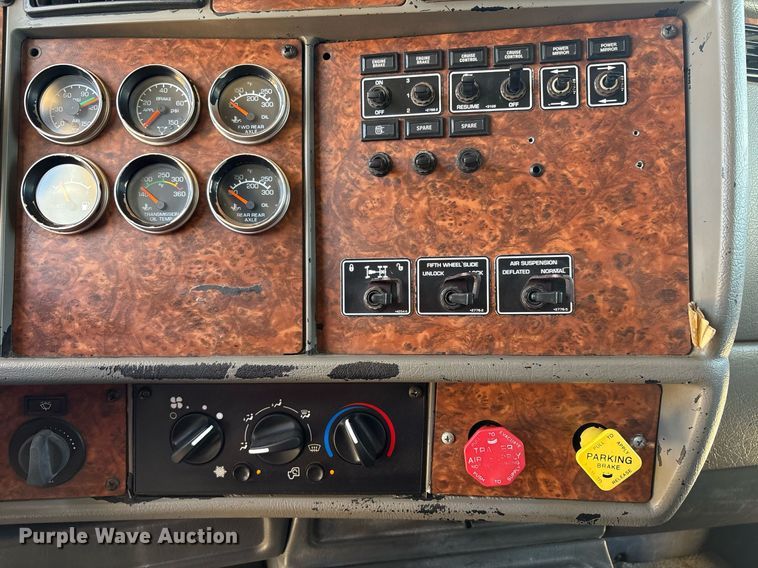 image for item EX9250 2005 Kenworth W900 semi truck