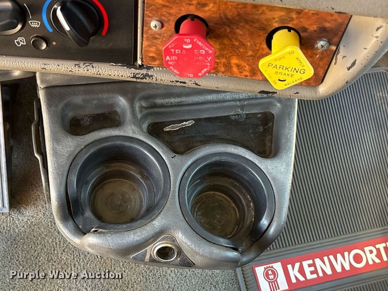 image for item EX9250 2005 Kenworth W900 semi truck