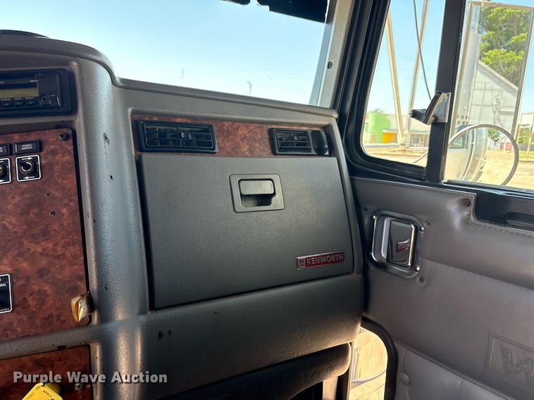 image for item EX9250 2005 Kenworth W900 semi truck