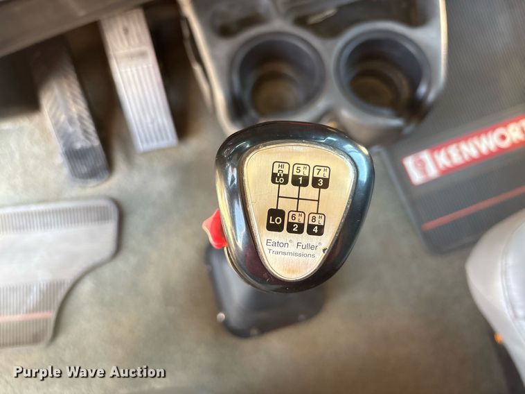 image for item EX9250 2005 Kenworth W900 semi truck