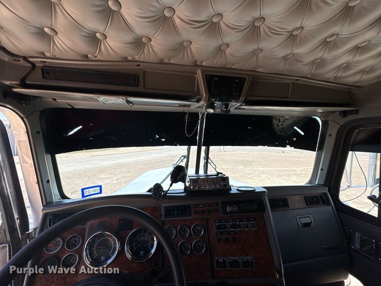 image for item EX9250 2005 Kenworth W900 semi truck