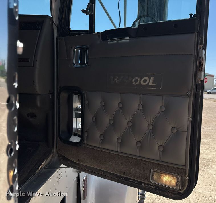 image for item EX9250 2005 Kenworth W900 semi truck