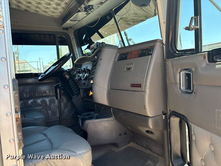 image for item EX9250 2005 Kenworth W900 semi truck