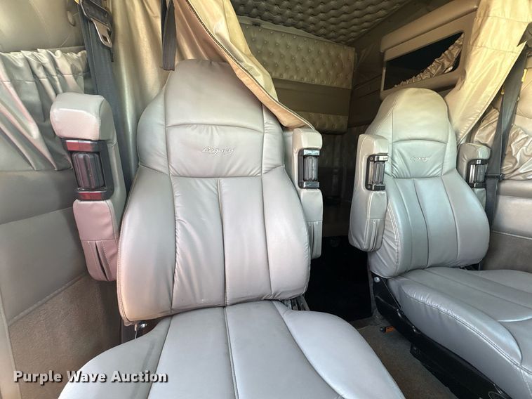 image for item EX9250 2005 Kenworth W900 semi truck