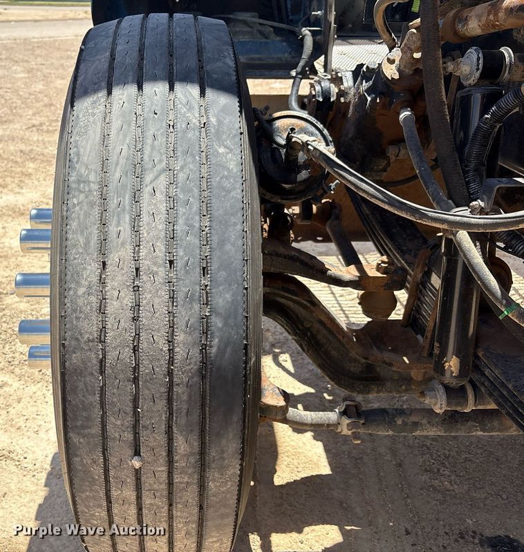 image for item EX9250 2005 Kenworth W900 semi truck