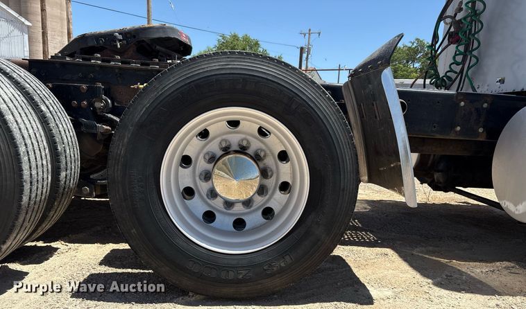 image for item EX9250 2005 Kenworth W900 semi truck