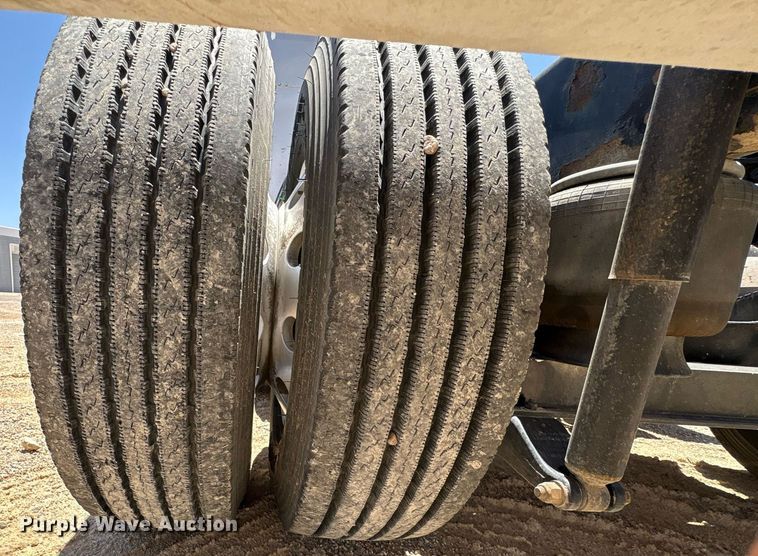 image for item EX9250 2005 Kenworth W900 semi truck