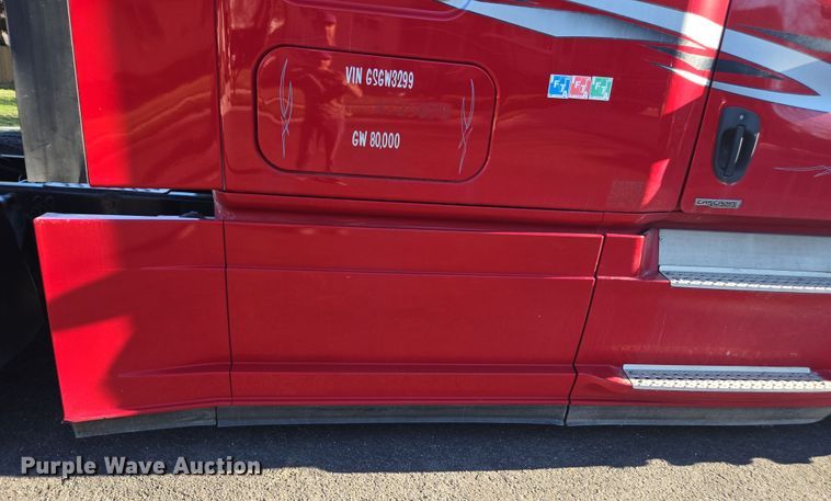 image for item FB9354 2016 Freightliner Cascadia semi truck