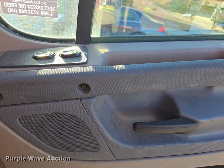 image for item FB9354 2016 Freightliner Cascadia semi truck