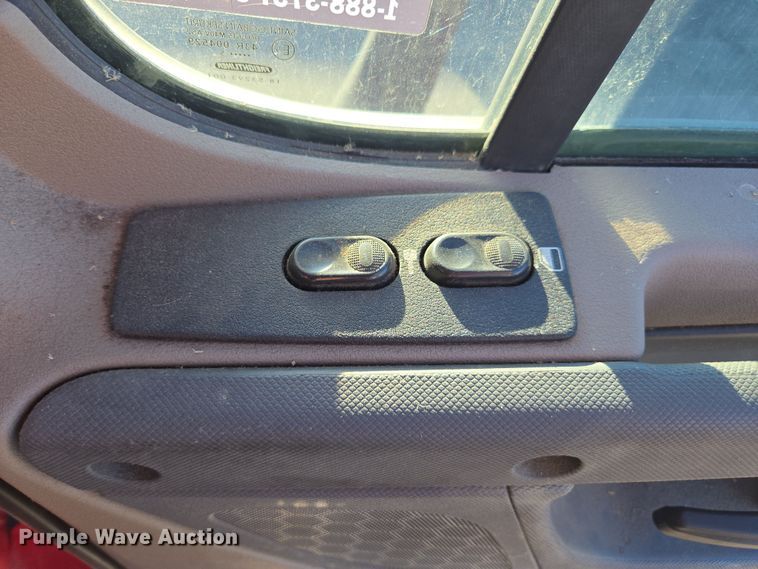 image for item FB9354 2016 Freightliner Cascadia semi truck