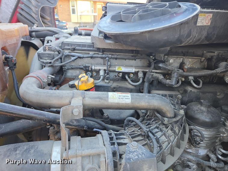 image for item FB9354 2016 Freightliner Cascadia semi truck