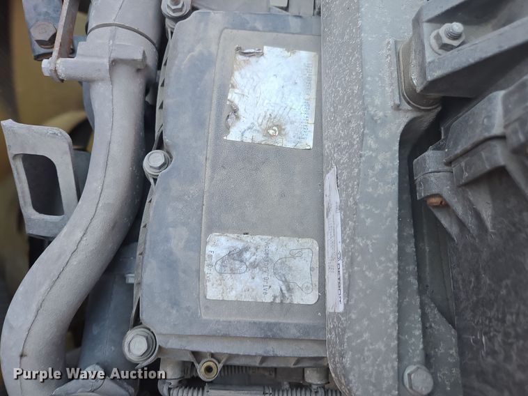 image for item FB9354 2016 Freightliner Cascadia semi truck