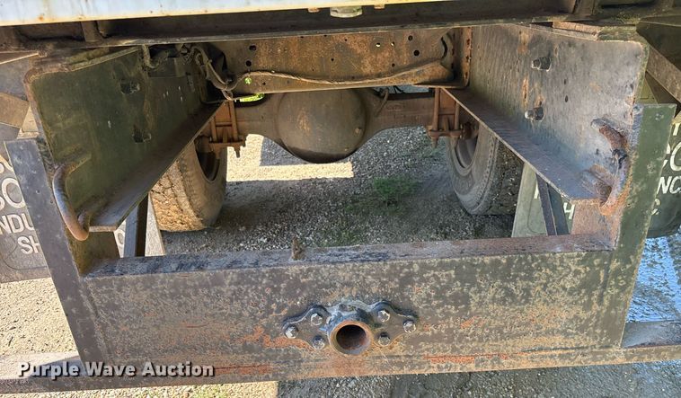 image for item ND9763 2009 GMC C6500 chipper truck