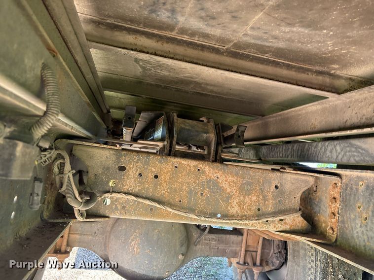 image for item ND9763 2009 GMC C6500 chipper truck