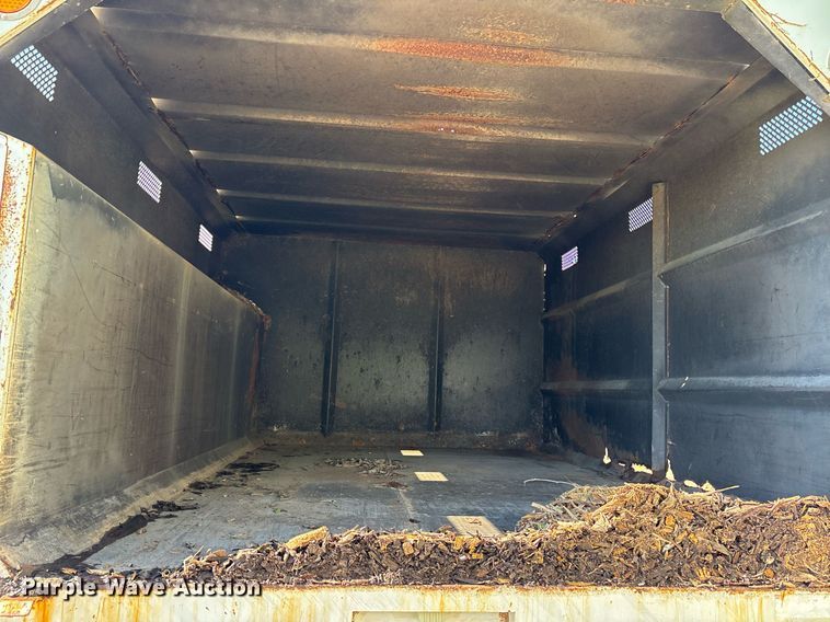 image for item ND9763 2009 GMC C6500 chipper truck