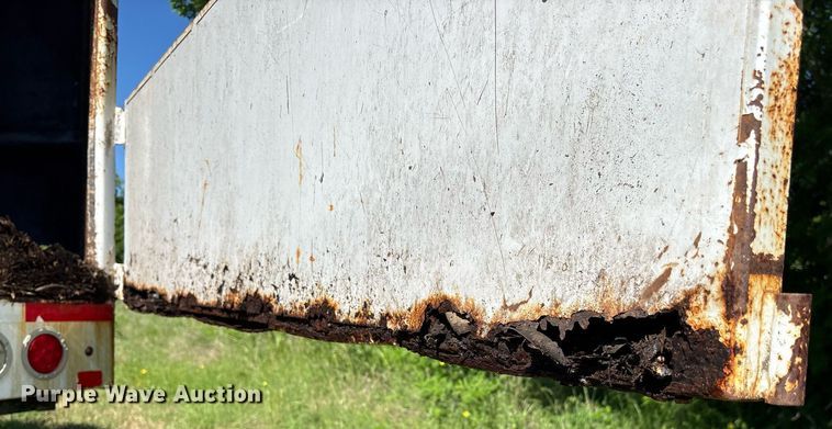 image for item ND9763 2009 GMC C6500 chipper truck