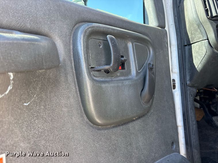 image for item ND9763 2009 GMC C6500 chipper truck