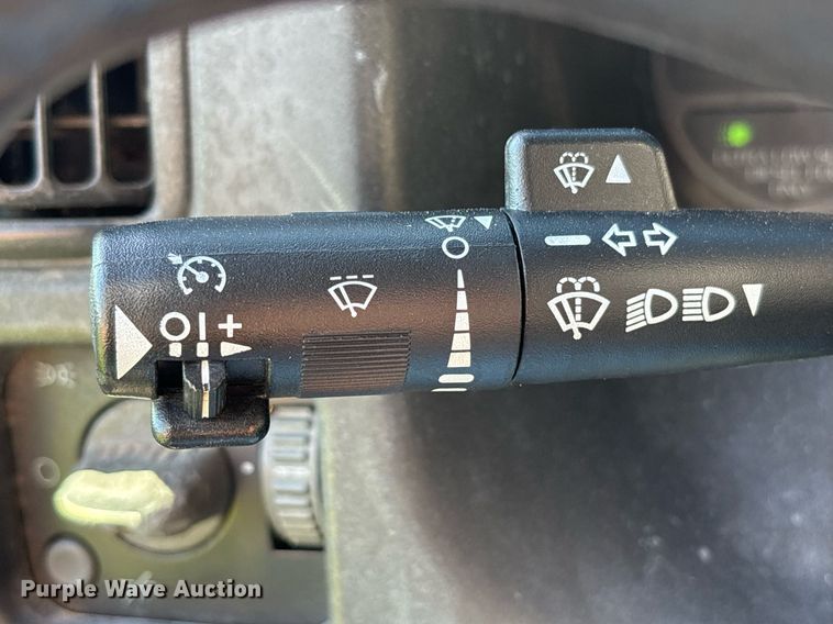 image for item ND9763 2009 GMC C6500 chipper truck