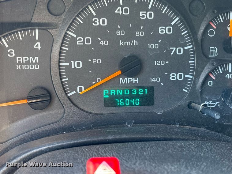 image for item ND9763 2009 GMC C6500 chipper truck