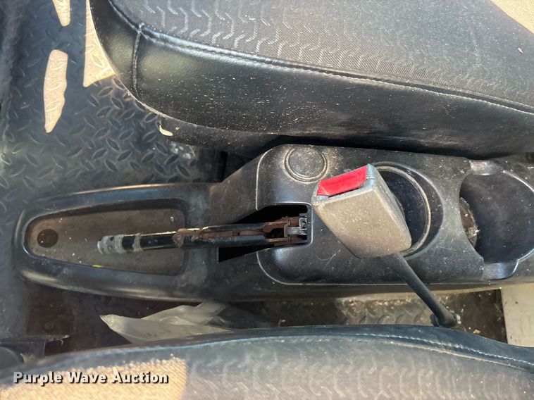 image for item ND9763 2009 GMC C6500 chipper truck