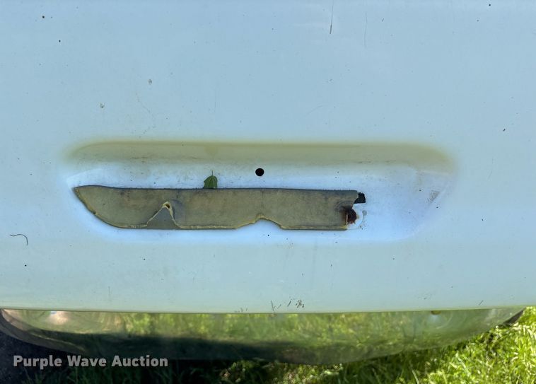 image for item ND9763 2009 GMC C6500 chipper truck