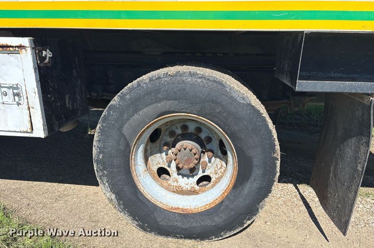 image for item ND9763 2009 GMC C6500 chipper truck