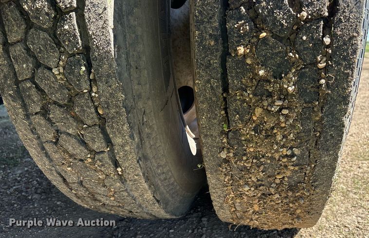 image for item ND9763 2009 GMC C6500 chipper truck