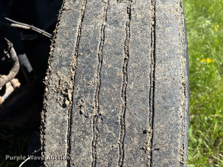 image for item ND9763 2009 GMC C6500 chipper truck