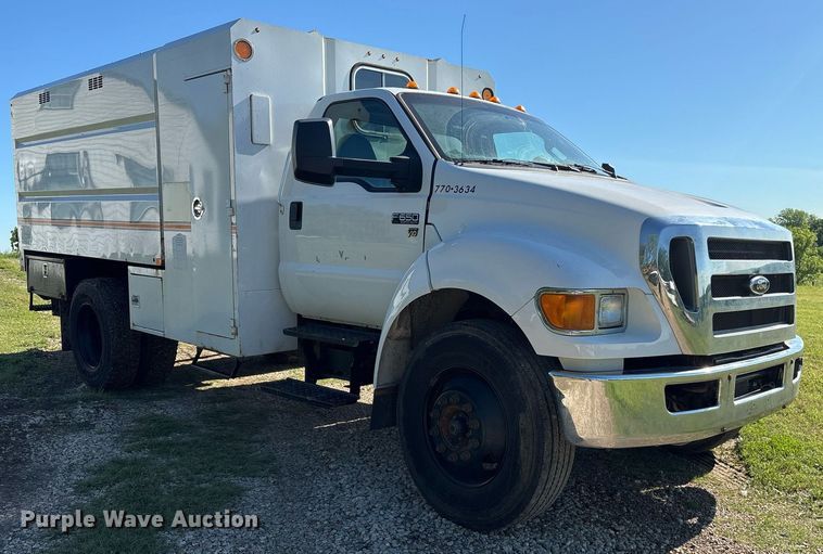 image for item ND9764 2013 Ford F650 Super Duty XL chipper truck