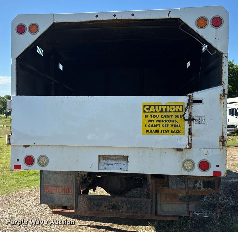 image for item ND9764 2013 Ford F650 Super Duty XL chipper truck