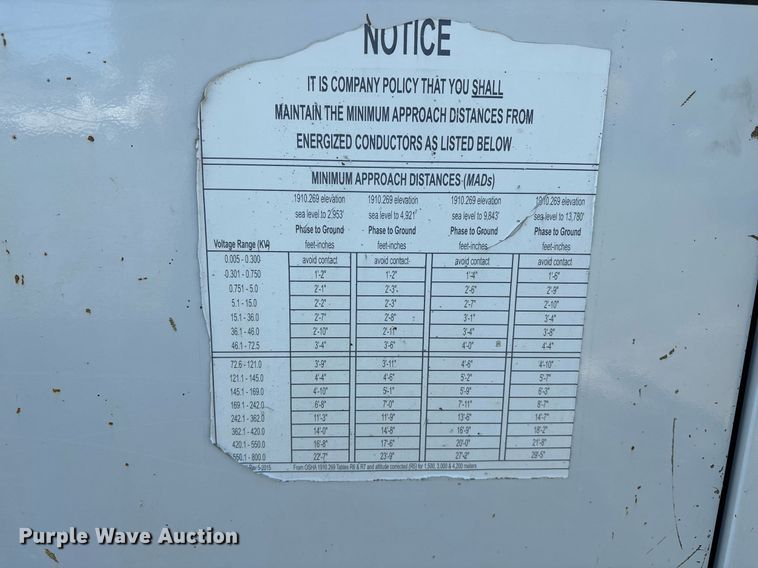 image for item ND9764 2013 Ford F650 Super Duty XL chipper truck