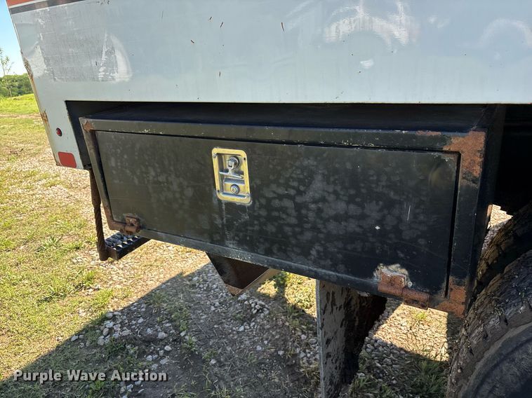 image for item ND9764 2013 Ford F650 Super Duty XL chipper truck