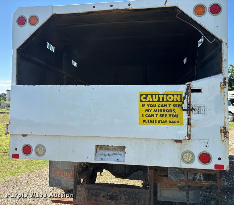 image for item ND9764 2013 Ford F650 Super Duty XL chipper truck