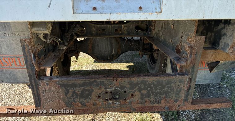 image for item ND9764 2013 Ford F650 Super Duty XL chipper truck