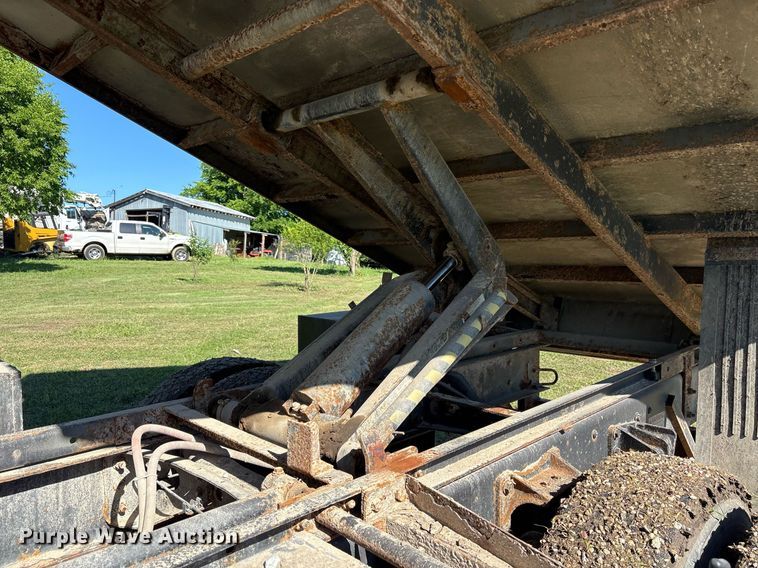 image for item ND9764 2013 Ford F650 Super Duty XL chipper truck