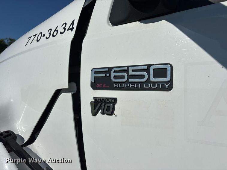 image for item ND9764 2013 Ford F650 Super Duty XL chipper truck