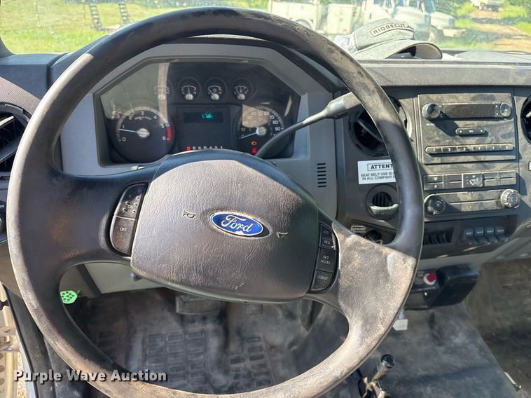 image for item ND9764 2013 Ford F650 Super Duty XL chipper truck