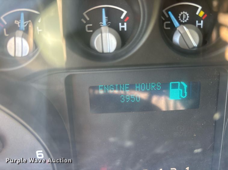 image for item ND9764 2013 Ford F650 Super Duty XL chipper truck