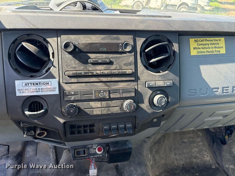 image for item ND9764 2013 Ford F650 Super Duty XL chipper truck